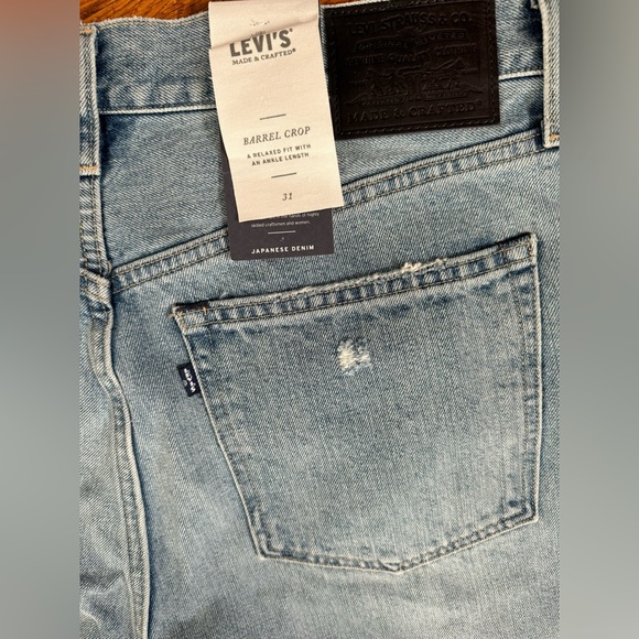 NWT Levi’s Barrel Crop Relaxed Fit Ankle
Length Size 31 - Picture 6 of 8